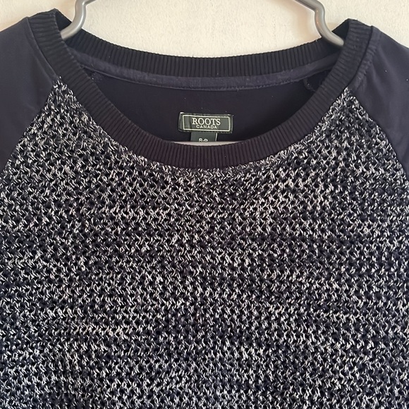 Roots navy crew sweater with mesh front, size small. - Picture 2 of 5